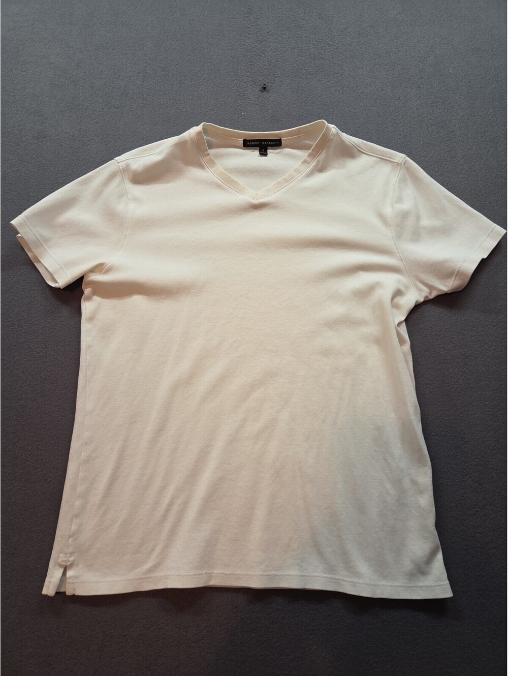 mens white v neck shirt by Robert Barakett size S